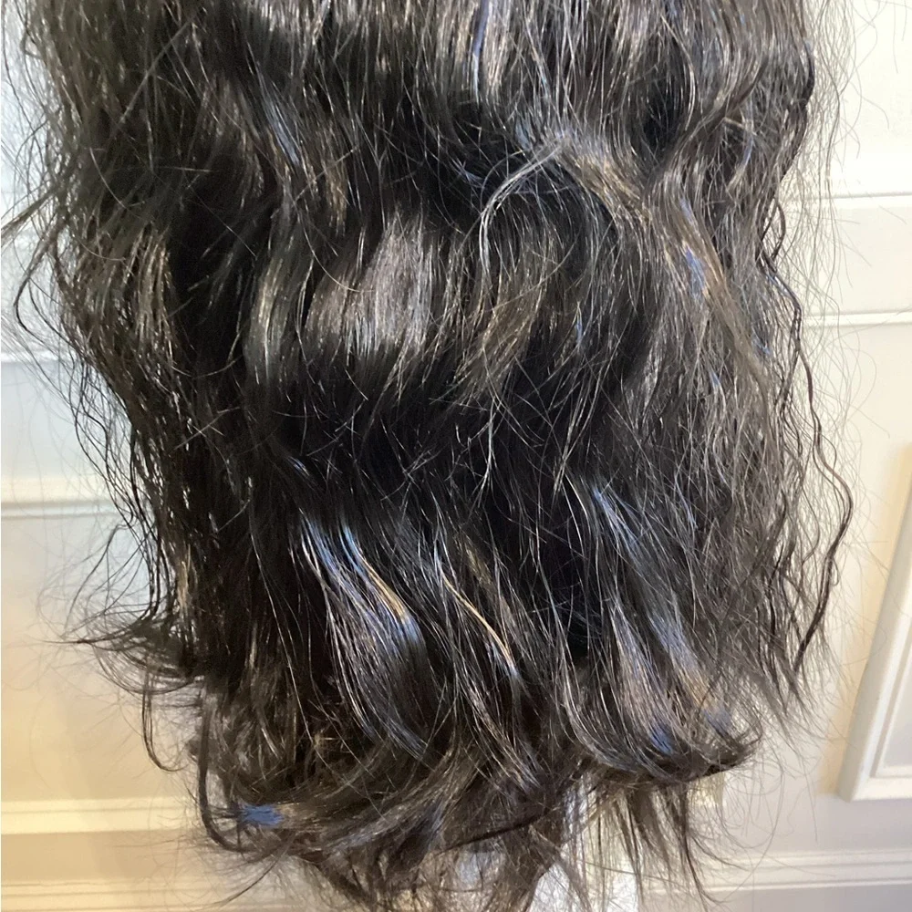 Luxurious Black Synthetic Wavy Hair Wig ~ 20 inch) NWOT (SW-20 $38)